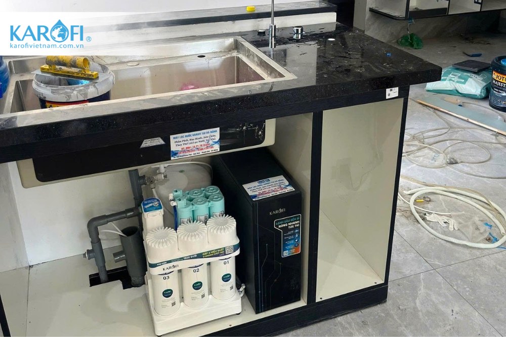 Hình ảnh thực tế lắp đặt combo máy lọc nước nóng lạnh âm tủ KAQ-U50K + KAO-T90