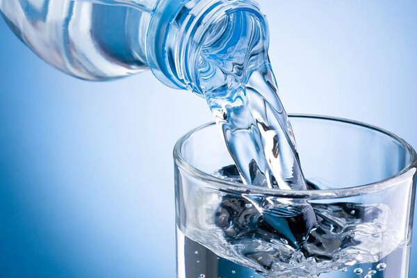 mỗi ngày cơ thể cần 1,5-2 lít nước