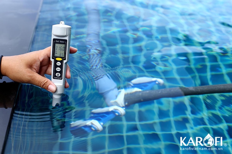 Kiểm tra và đánh giá mức độ của nước bể bơi