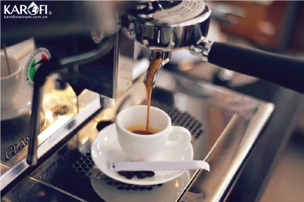 Thực trạng nguồn nước và sự băn khoăn của chủ quán cà phê tại Trần Quốc Hoàn