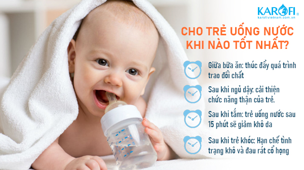 Cho trẻ uống nước khi nào tốt nhất?